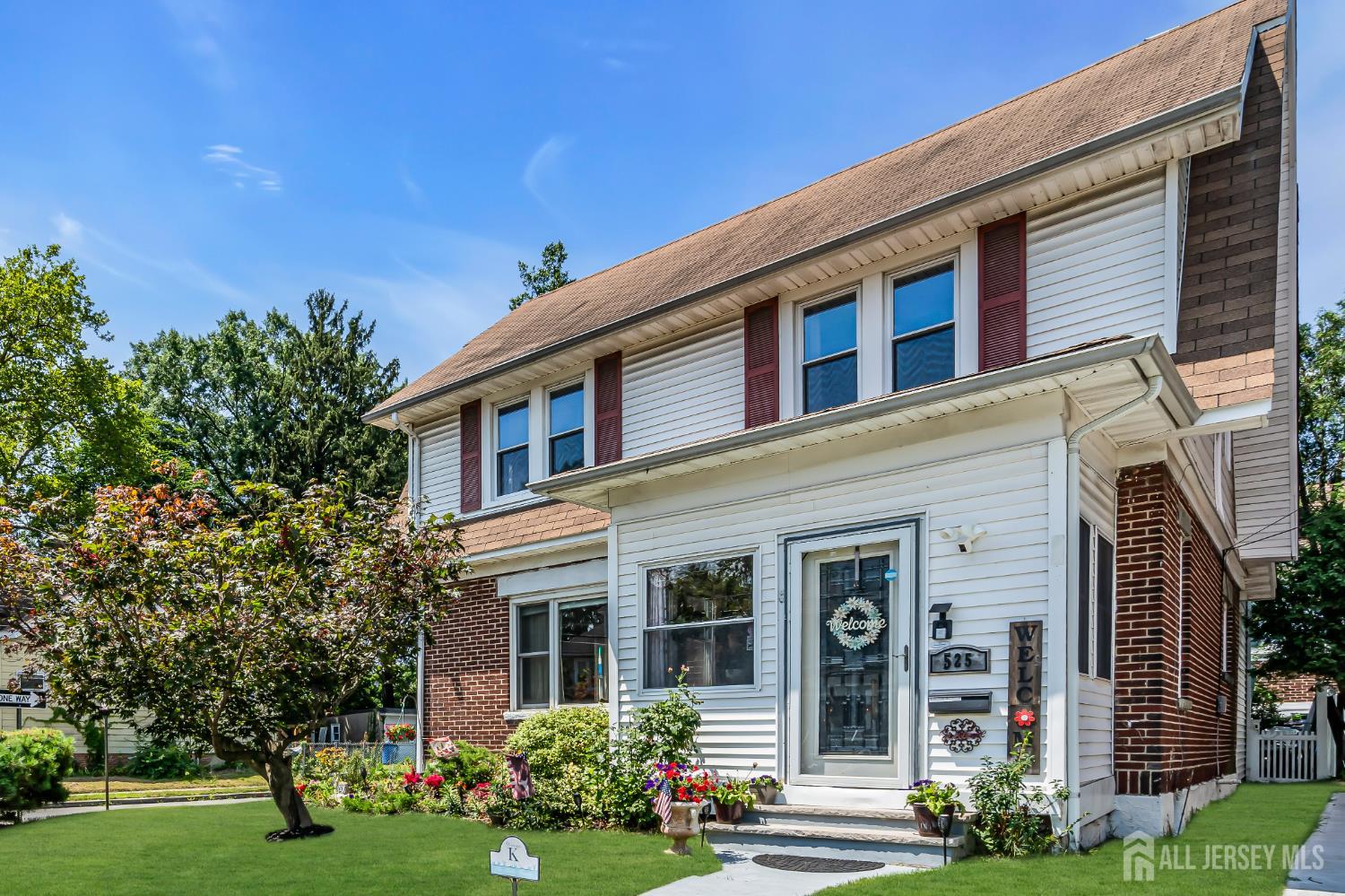 Woodbridge Proper, New Jersey, 07095, United States, 5 Bedrooms Bedrooms, ,2 BathroomsBathrooms,Residential,For Sale,1906051