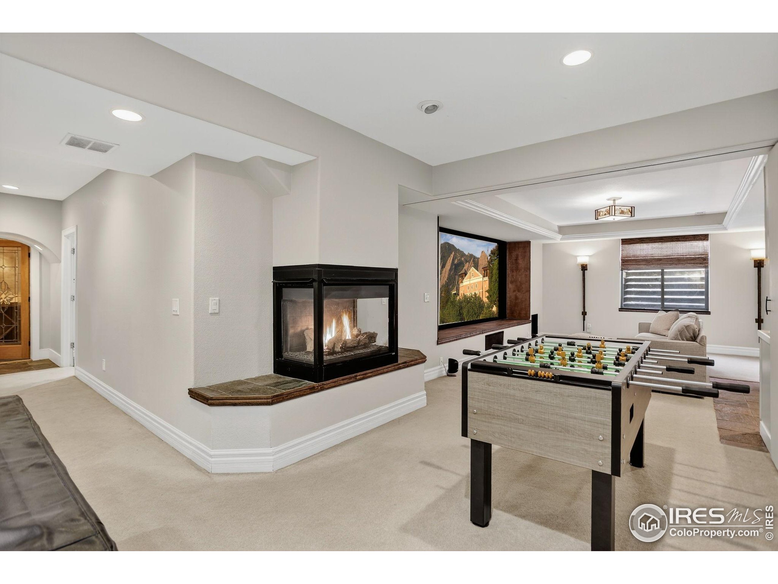 Longmont, Colorado, 80504, United States, 6 Bedrooms Bedrooms, ,2 BathroomsBathrooms,Residential,For Sale,1838026