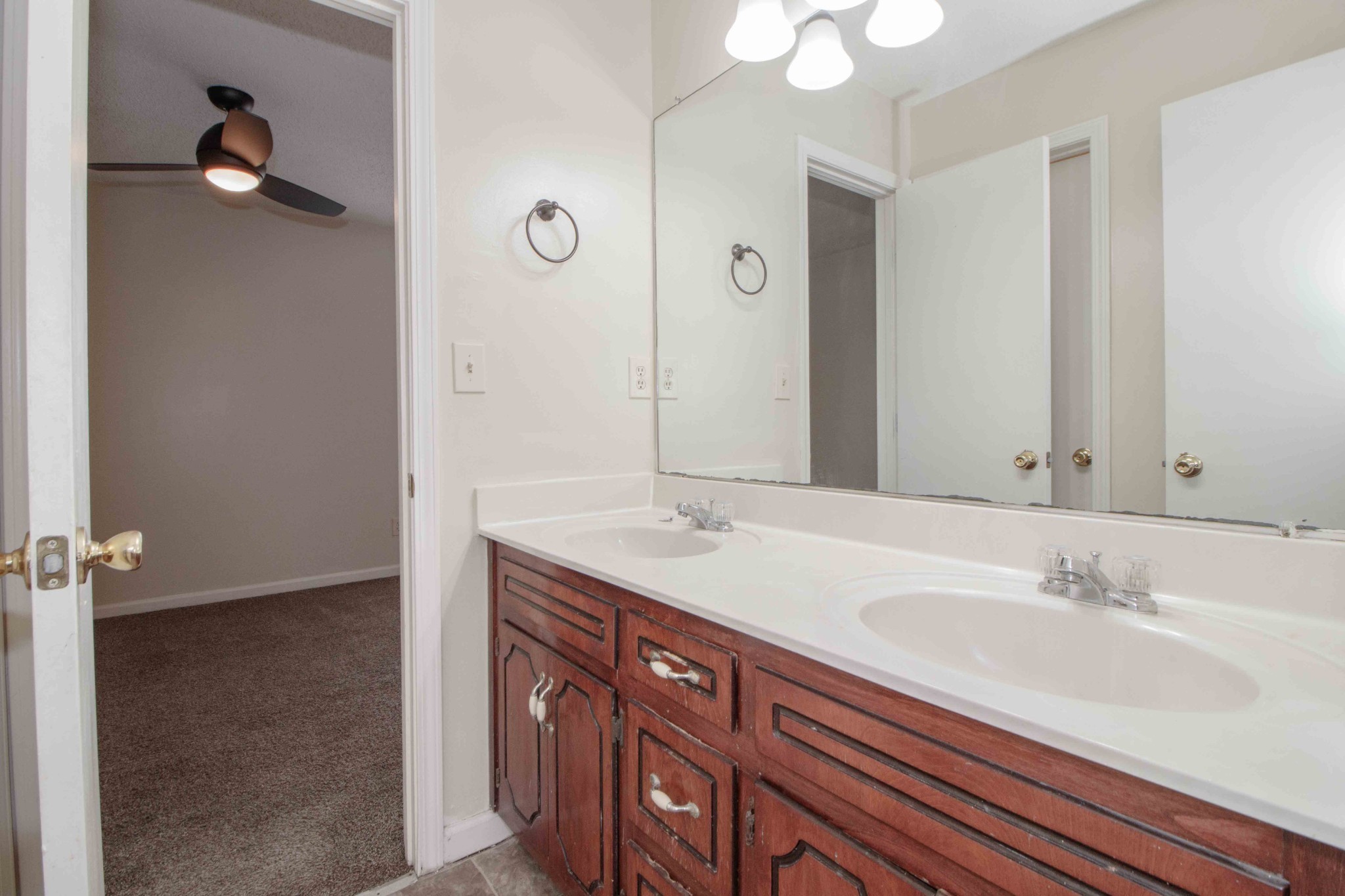 Clarksville, Tennessee, 37042, United States, ,Residential,For Sale,2013065