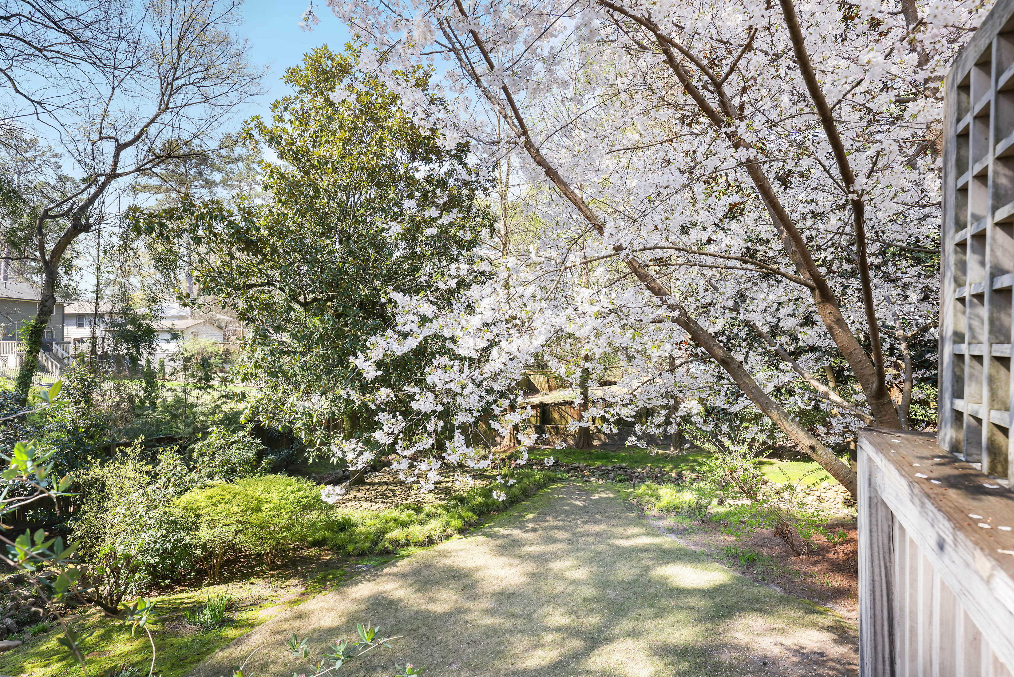  Versatile 0.72+/- Acres in the Heart of Piedmont Heights - 物件實景