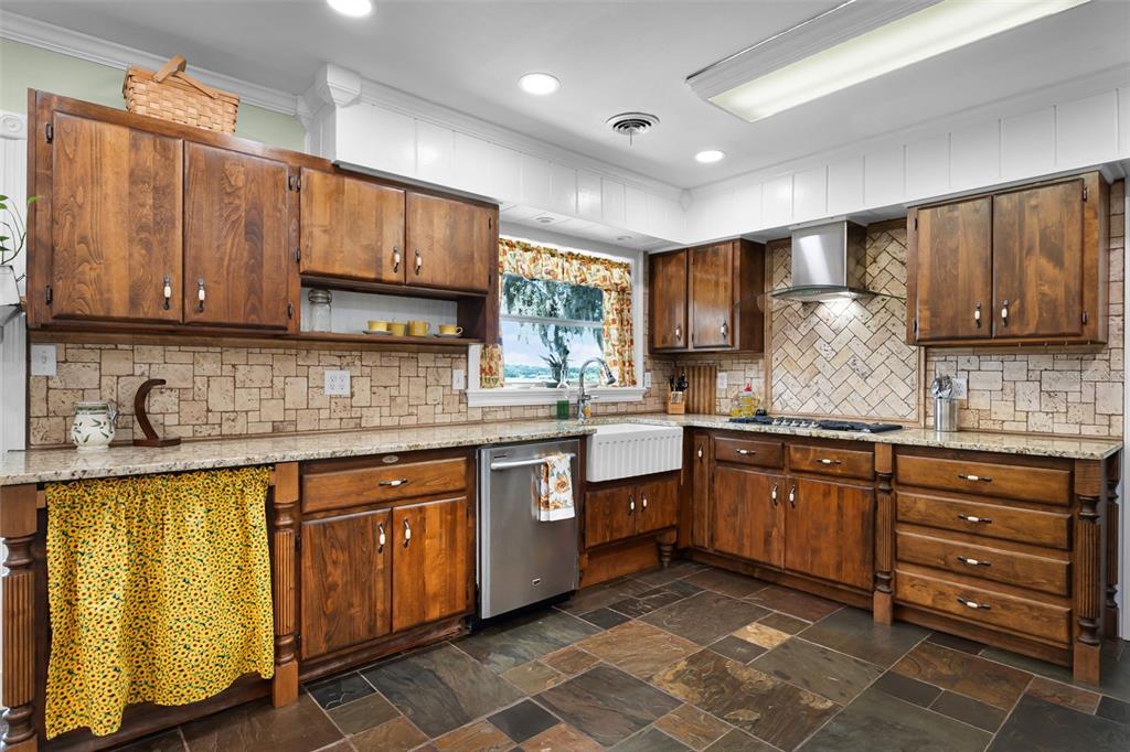 Lake Wales, Florida, 33853, United States, 4 Bedrooms Bedrooms, ,4 BathroomsBathrooms,Residential,For Sale,1927292