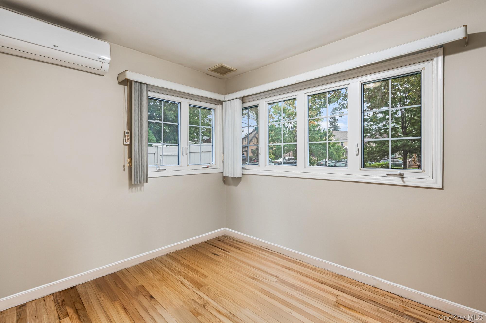  27-22 Bayside Lane, Flushing, NY, 11358 - 物件實景