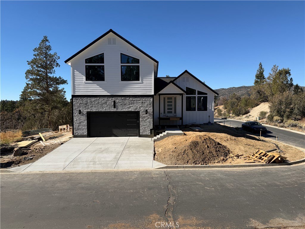 Big Bear City, California, 92314, United States, 4 Bedrooms Bedrooms, ,3 BathroomsBathrooms,Residential,For Sale,1991483