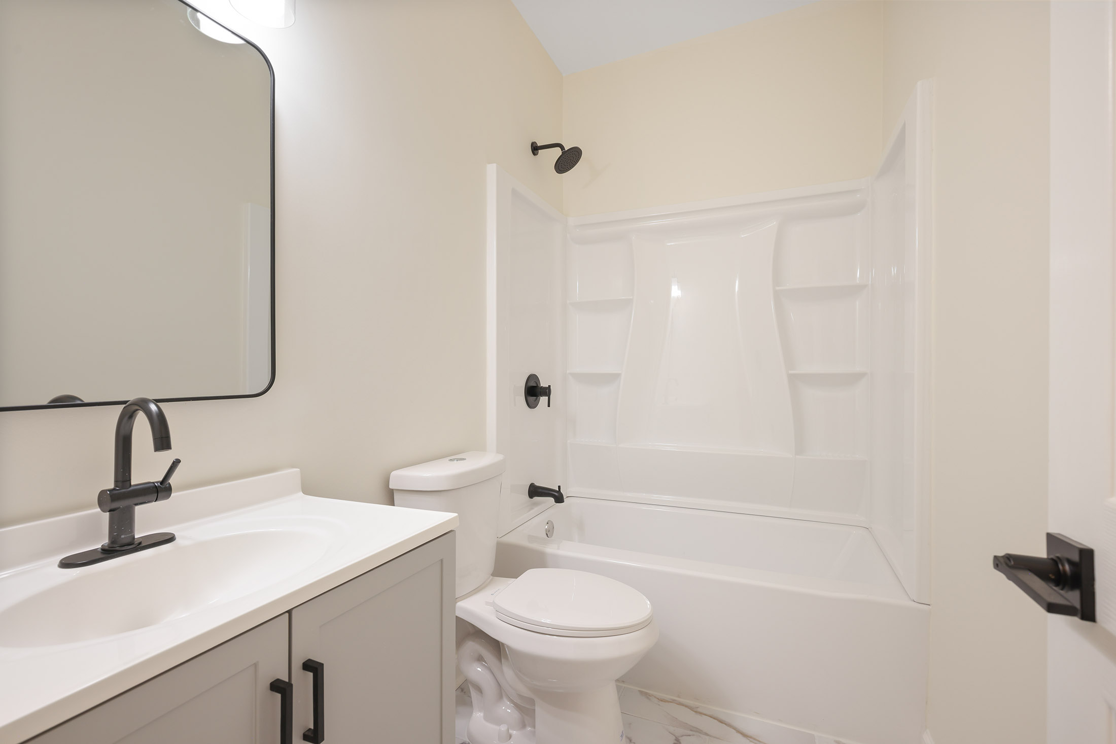  Move-in Ready Townhome in Highlands View - 物件實景