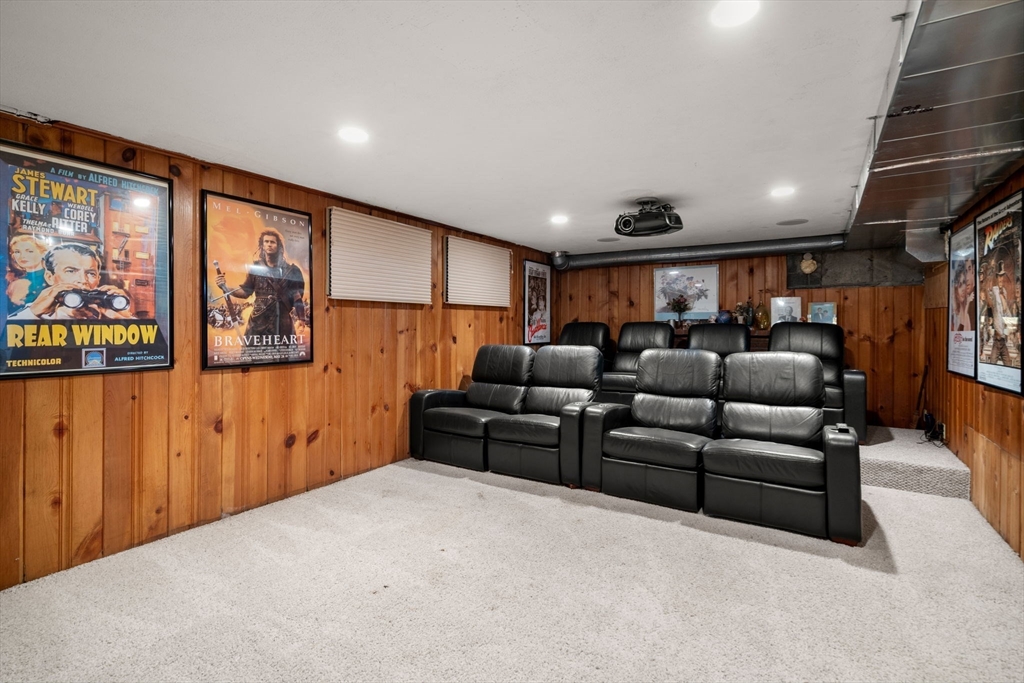 Newton, Massachusetts, 02459, United States, 5 Bedrooms Bedrooms, ,4 BathroomsBathrooms,Residential,For Sale,1939309