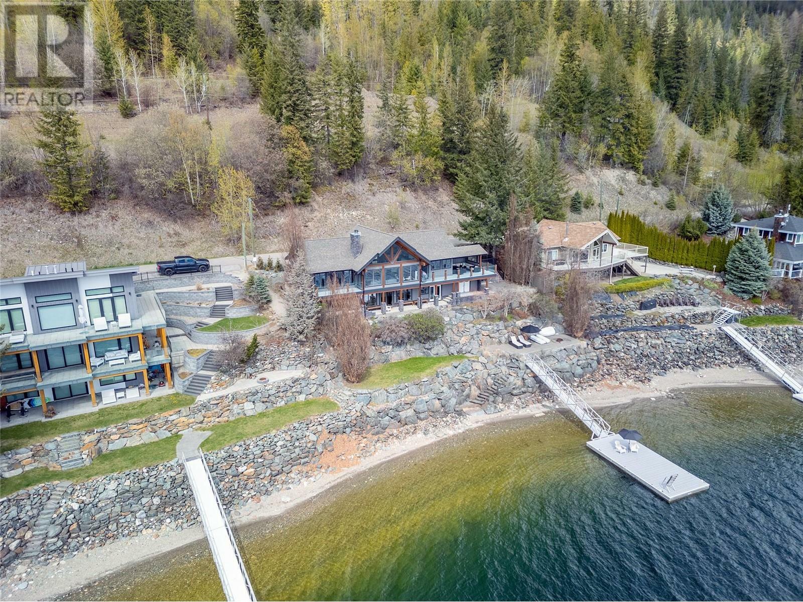 ANGLEMONT, British Columbia, V0E 1M8, CA, 5 Bedrooms Bedrooms, ,4 BathroomsBathrooms,Residential,For Sale,1838745