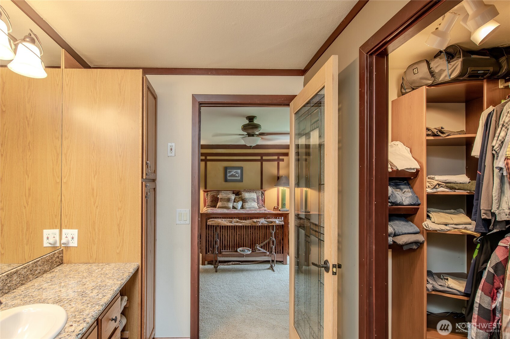 Kent, Washington, 98042, United States, 3 Bedrooms Bedrooms, ,3 BathroomsBathrooms,Residential,For Sale,2001526