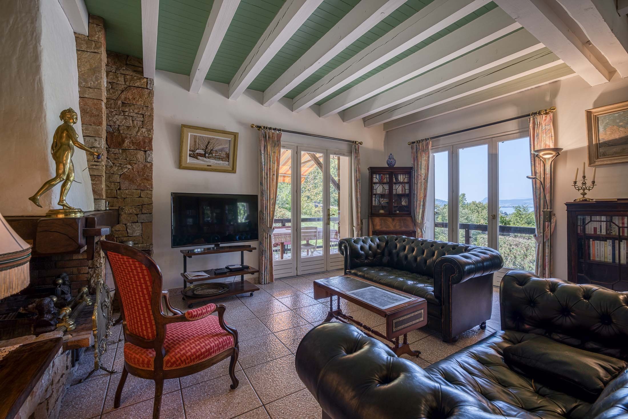  Exceptional property with views of Lake, the mountains, and the Château de Ment… - 物件實景