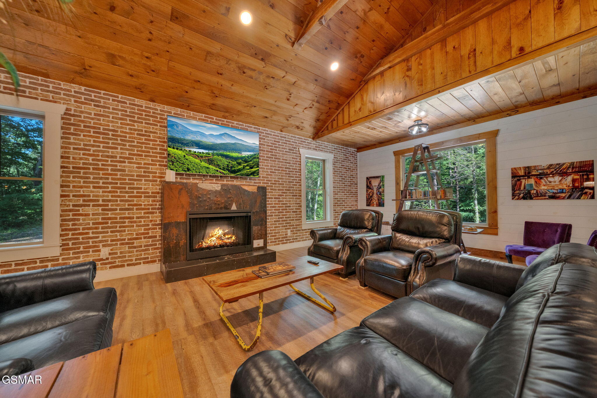 Gatlinburg, Tennessee, 37738, United States, 4 Bedrooms Bedrooms, ,5 BathroomsBathrooms,Residential,For Sale,1921348