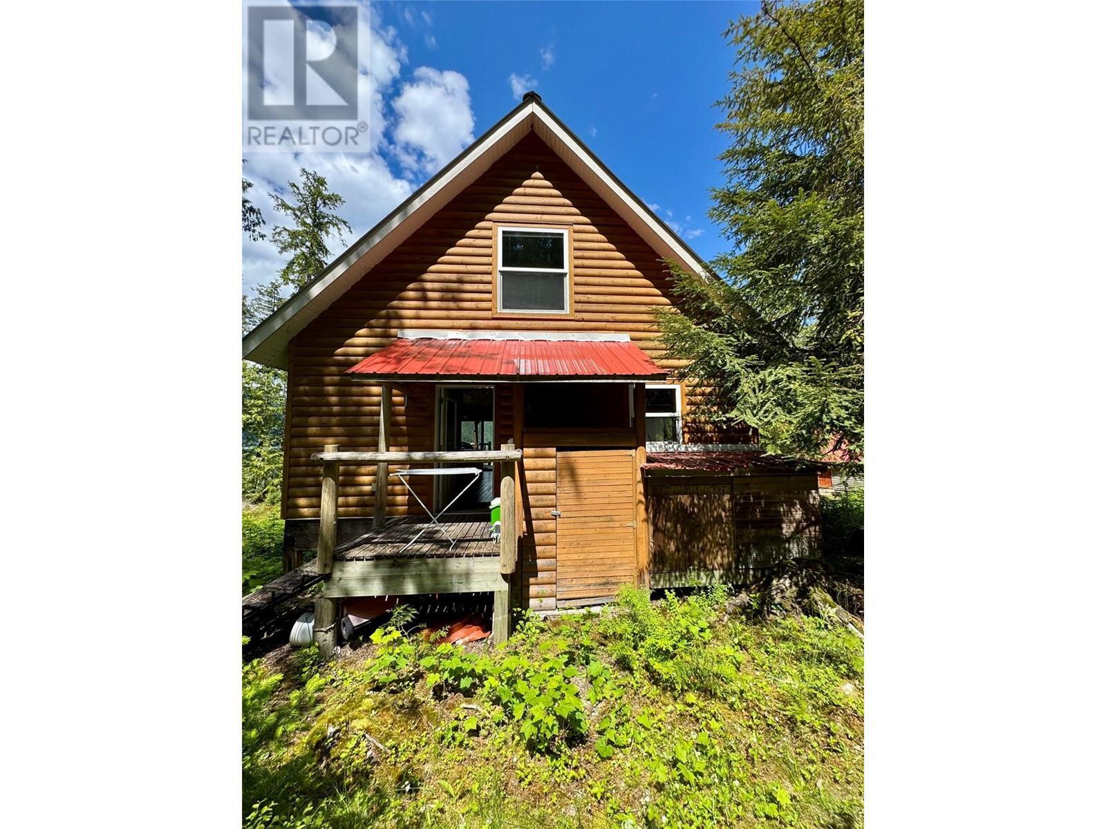 SICAMOUS, British Columbia, V0E 2V0, CA, 3 Bedrooms Bedrooms, ,2 BathroomsBathrooms,Residential,For Sale,1838077