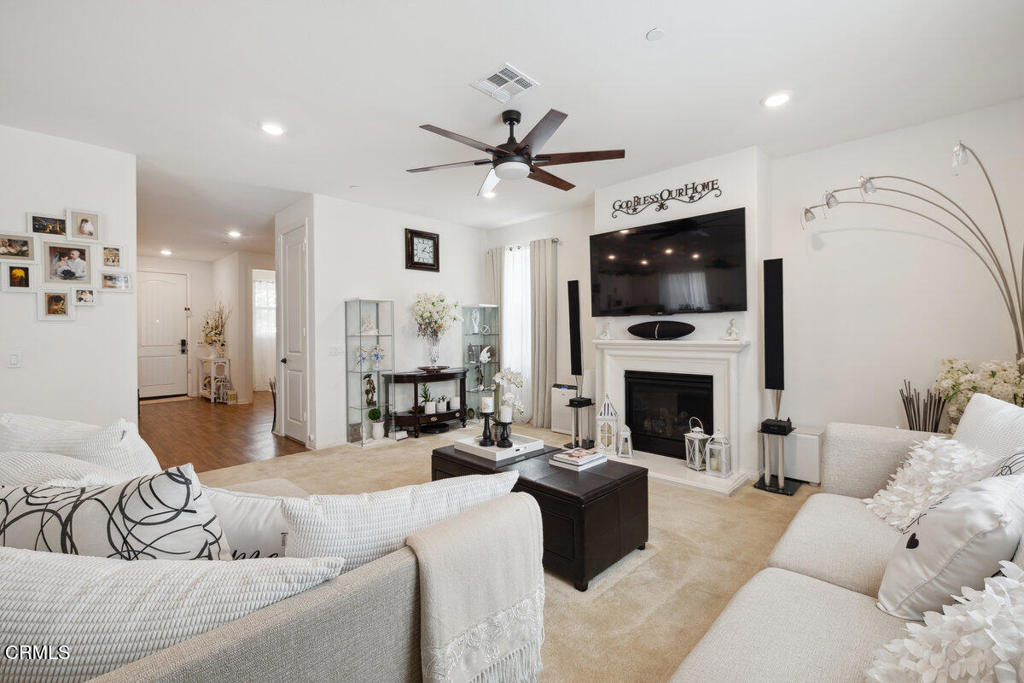 Santa Paula, California, 93060, United States, 3 Bedrooms Bedrooms, ,3 BathroomsBathrooms,Residential,For Sale,1938195