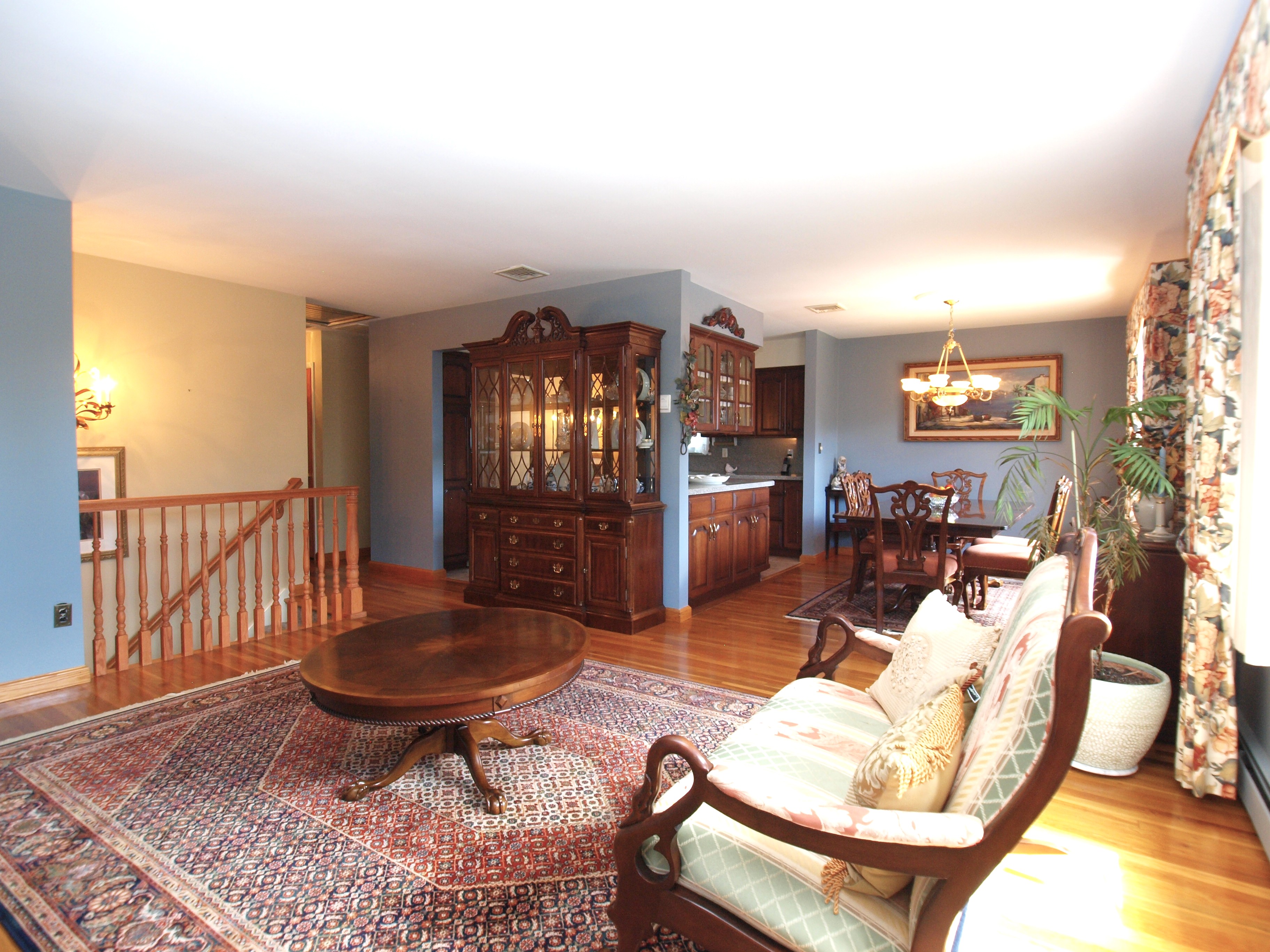 Pompton Plains, New Jersey, 07444, United States, 3 Bedrooms Bedrooms, ,2 BathroomsBathrooms,Residential,For Sale,1937203