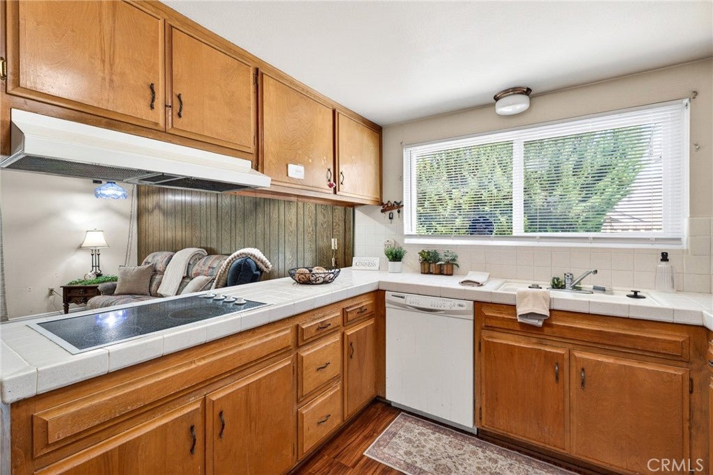 Redlands, California, 92373, United States, 4 Bedrooms Bedrooms, ,2 BathroomsBathrooms,Residential,For Sale,2048890