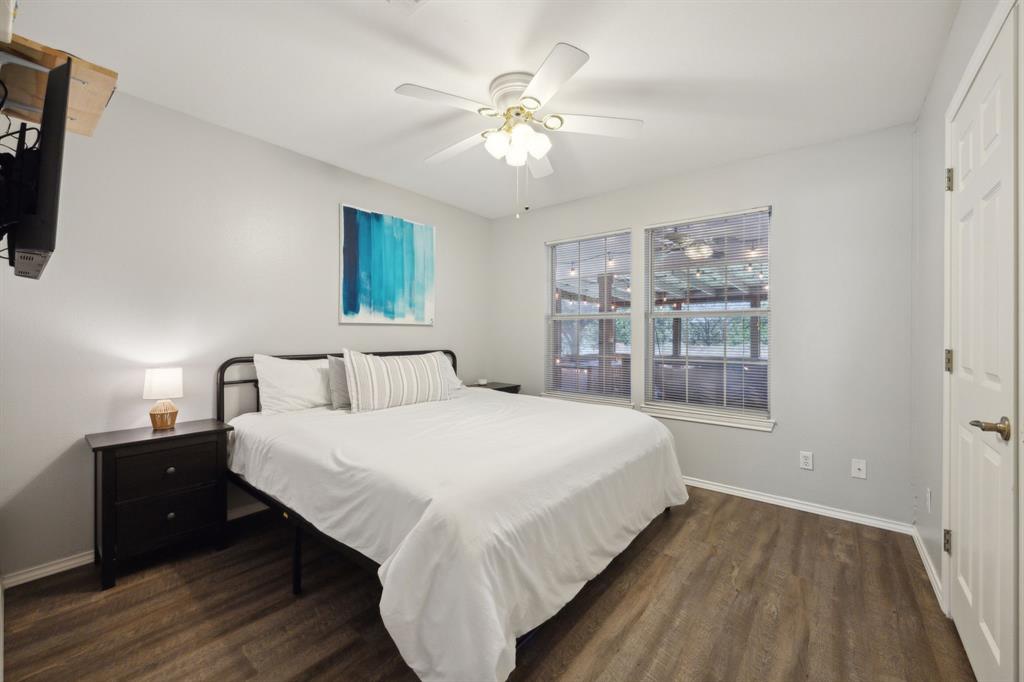 Quinlan, Texas, 75474, United States, 5 Bedrooms Bedrooms, ,3 BathroomsBathrooms,Residential,For Sale,1828402