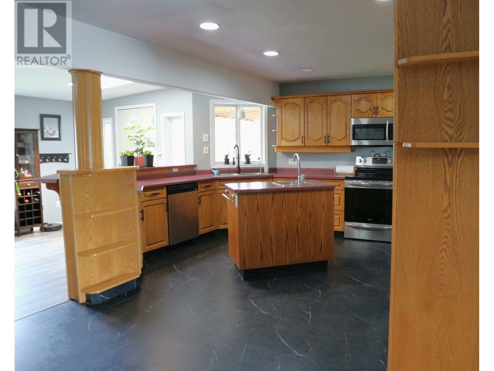 SICAMOUS, British Columbia, V0E 2V1, CA, 5 Bedrooms Bedrooms, ,2 BathroomsBathrooms,Residential,For Sale,1838674
