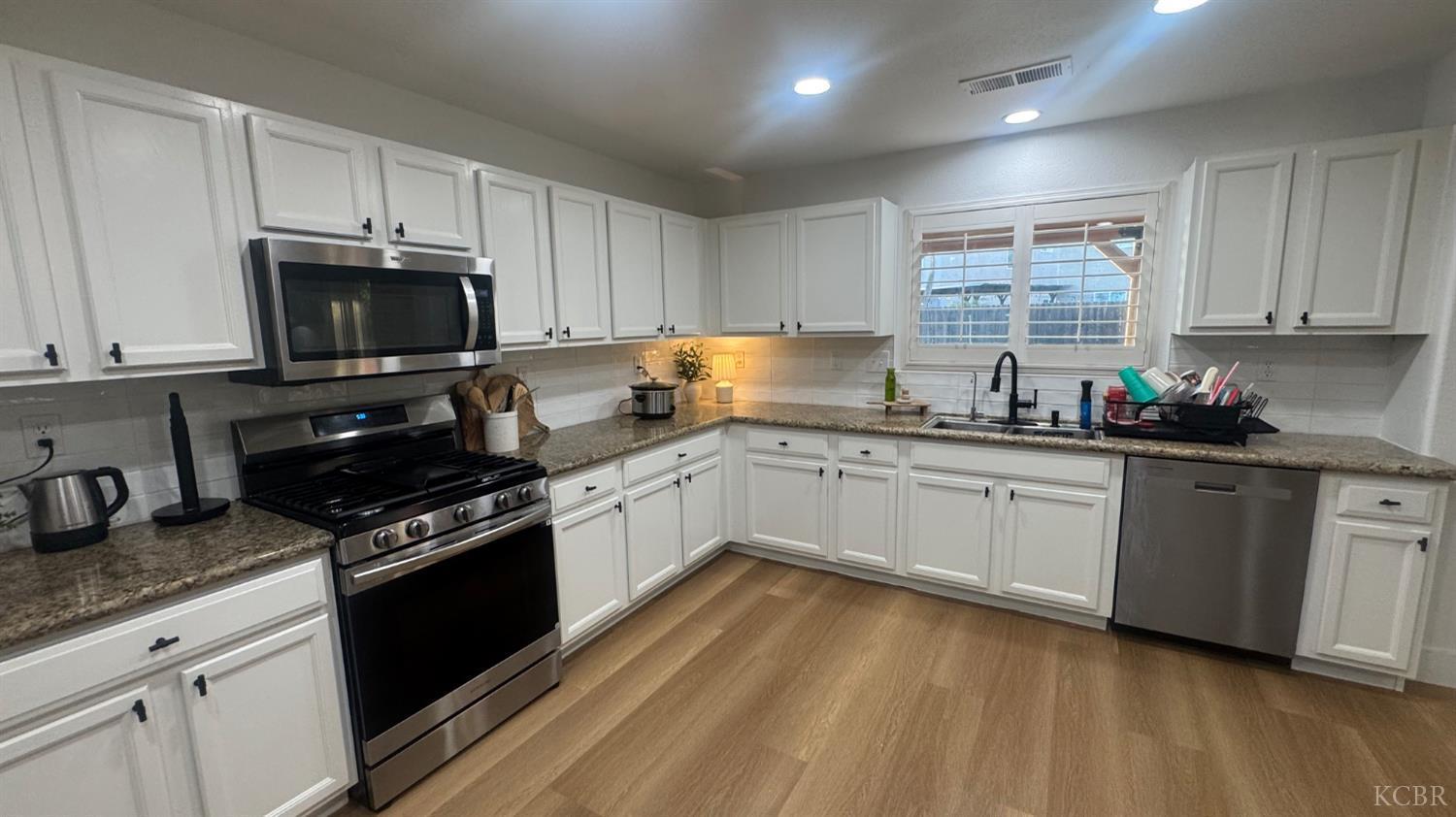 Hanford, California, 93230, United States, 6 Bedrooms Bedrooms, ,3 BathroomsBathrooms,Residential,For Sale,2029630