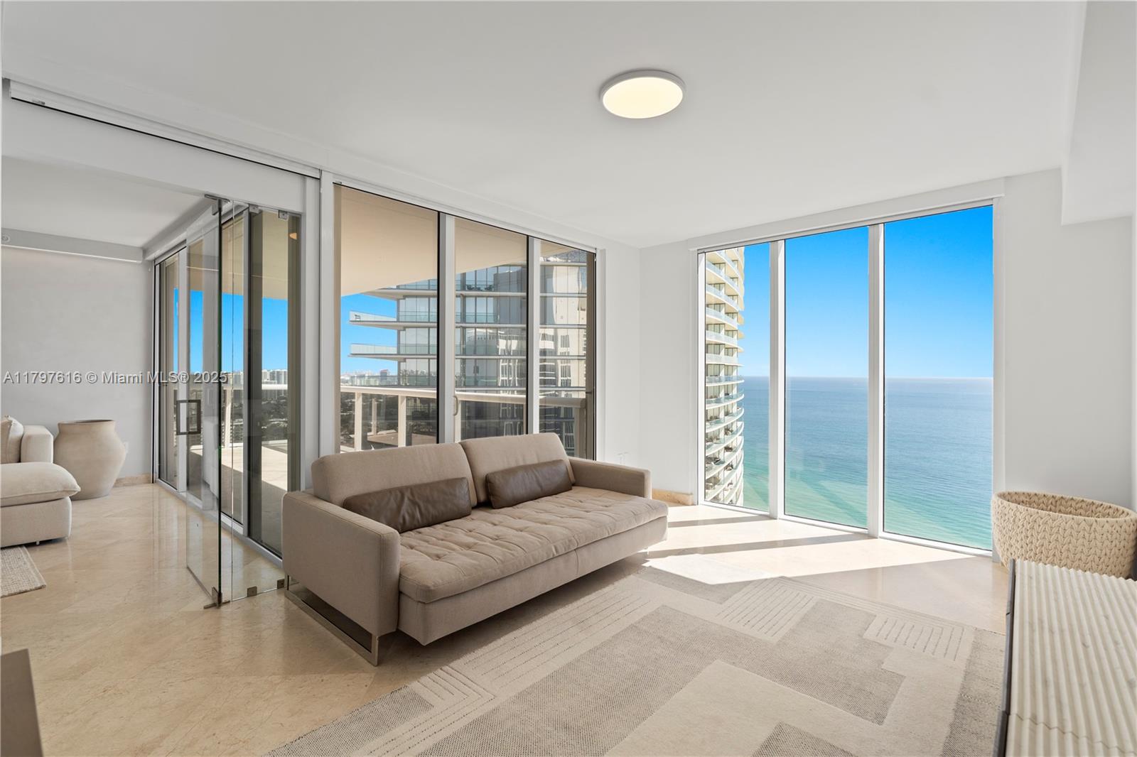 Sunny Isles Beach, Florida, 33160, United States, 3 Bedrooms Bedrooms, ,5 BathroomsBathrooms,Residential,For Sale,1796970