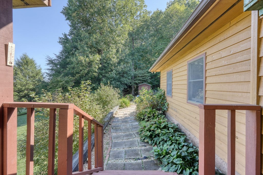 Blairsville, Georgia, 30512, United States, 2 Bedrooms Bedrooms, ,2 BathroomsBathrooms,Residential,For Sale,1932142