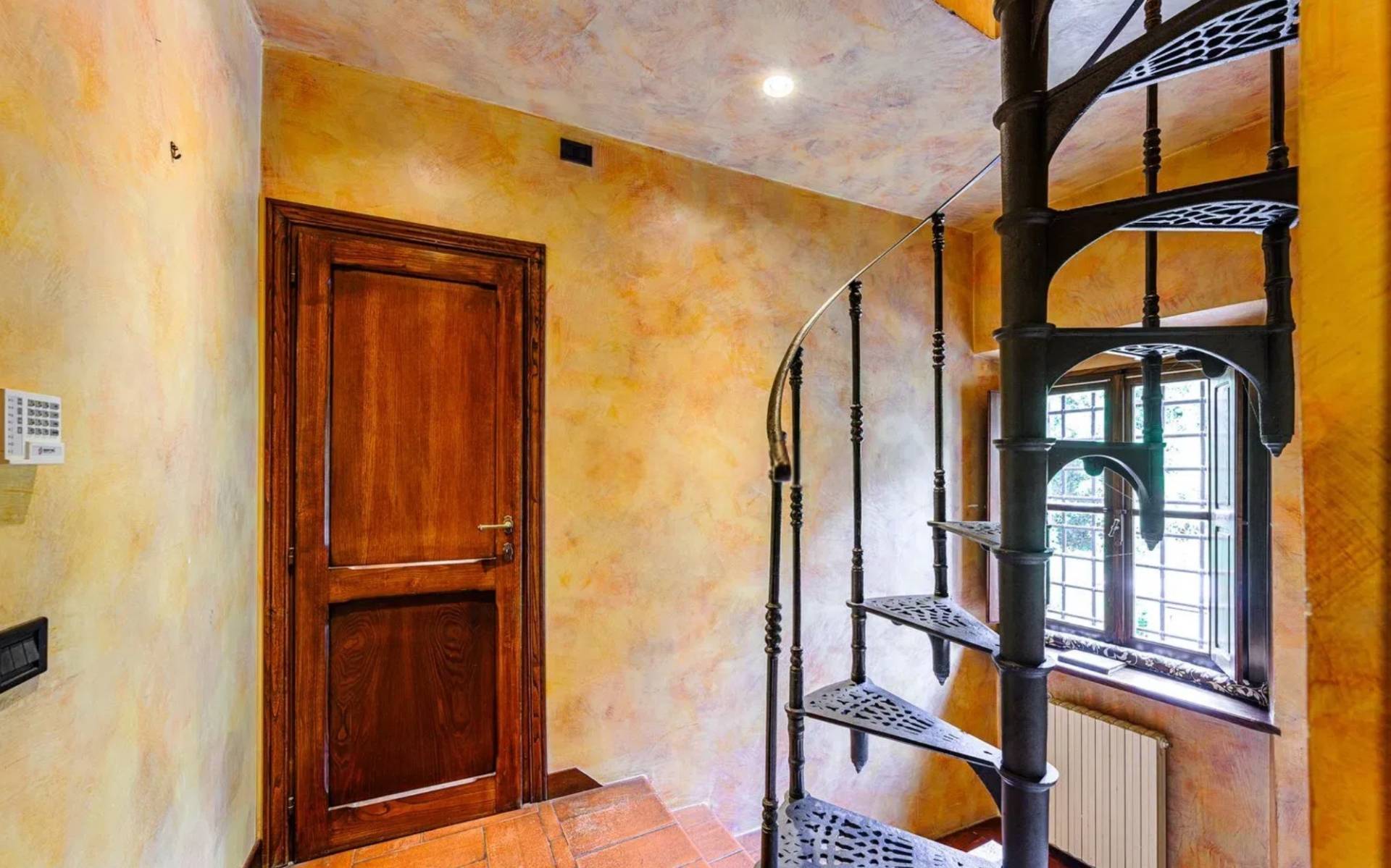 Prato, Prato, 50047, IT, 8 Bedrooms Bedrooms, ,6 BathroomsBathrooms,Residential,For Sale,1991549