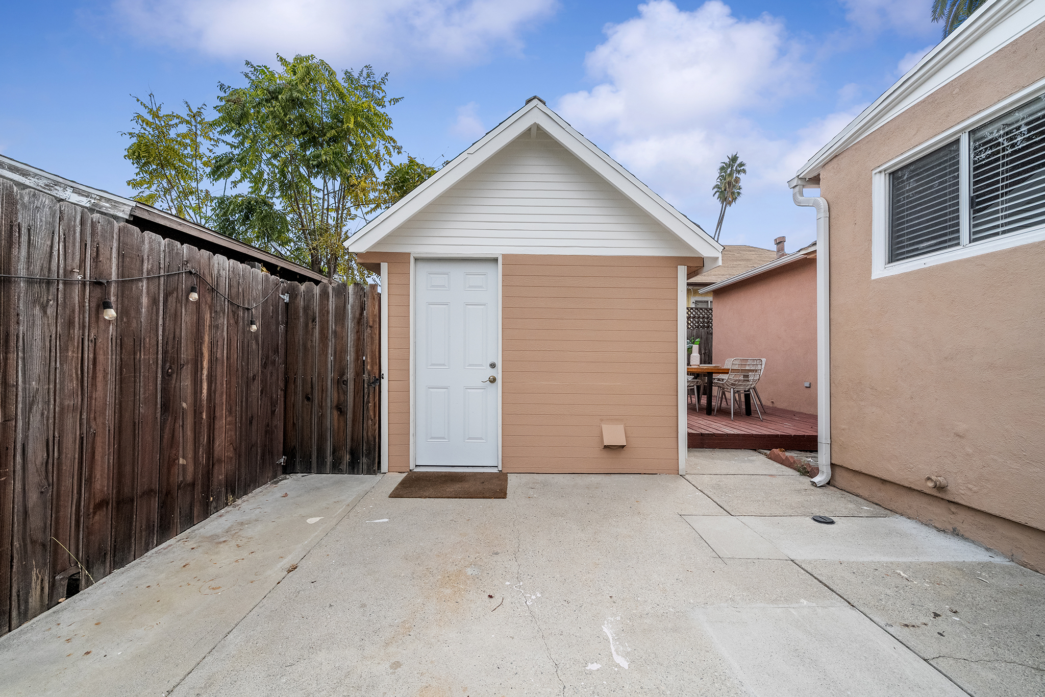  5901   Benner St - 物件實景