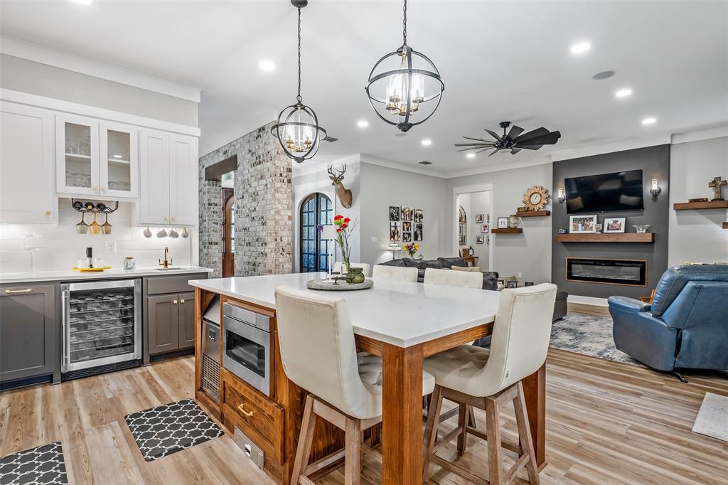 Mineola, Texas, 75773, United States, 3 Bedrooms Bedrooms, ,3 BathroomsBathrooms,Residential,For Sale,1947145