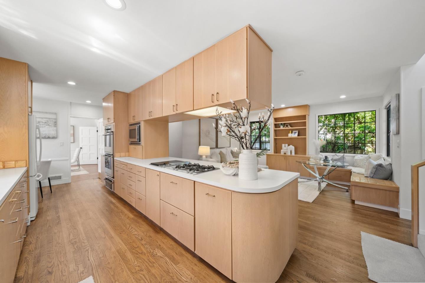 Palo Alto, California, 94301, United States, 4 Bedrooms Bedrooms, ,4 BathroomsBathrooms,Residential,For Sale,1837921
