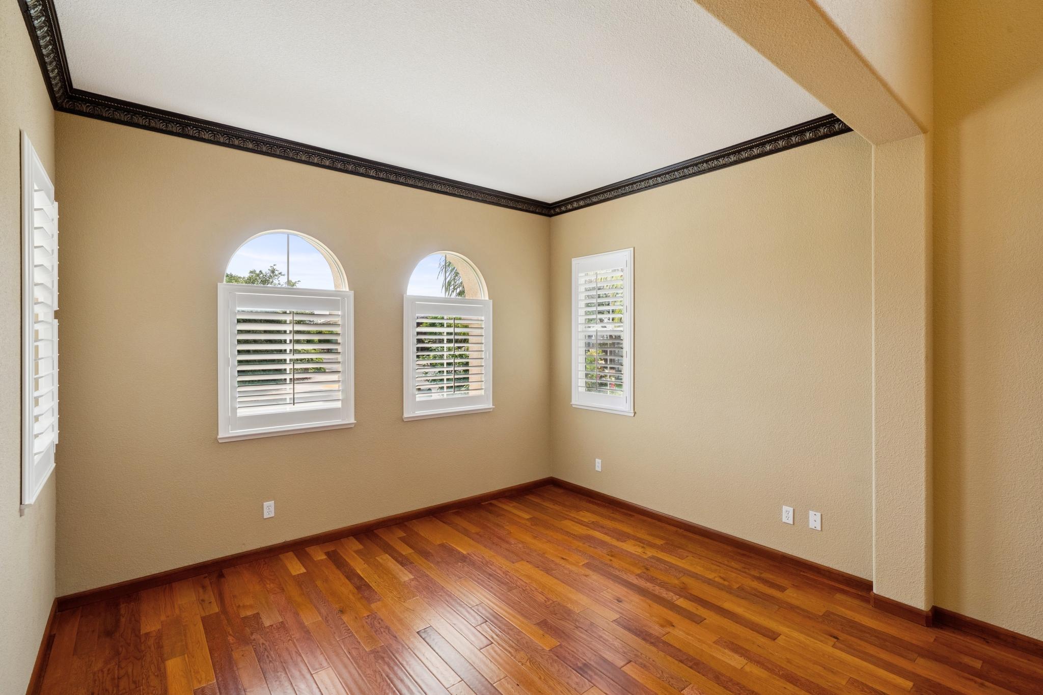  Gorgeous Two-Story Oakley Home - 物件實景