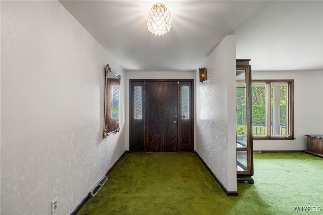 Lewiston, New York, 14092, United States, 3 Bedrooms Bedrooms, ,4 BathroomsBathrooms,Residential,For Sale,1937436