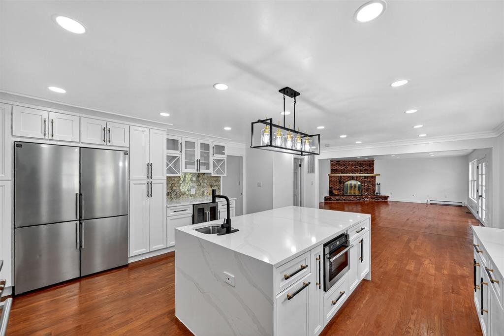 Warwick, New York, 10990, United States, 5 Bedrooms Bedrooms, ,4 BathroomsBathrooms,Residential,For Sale,1981547