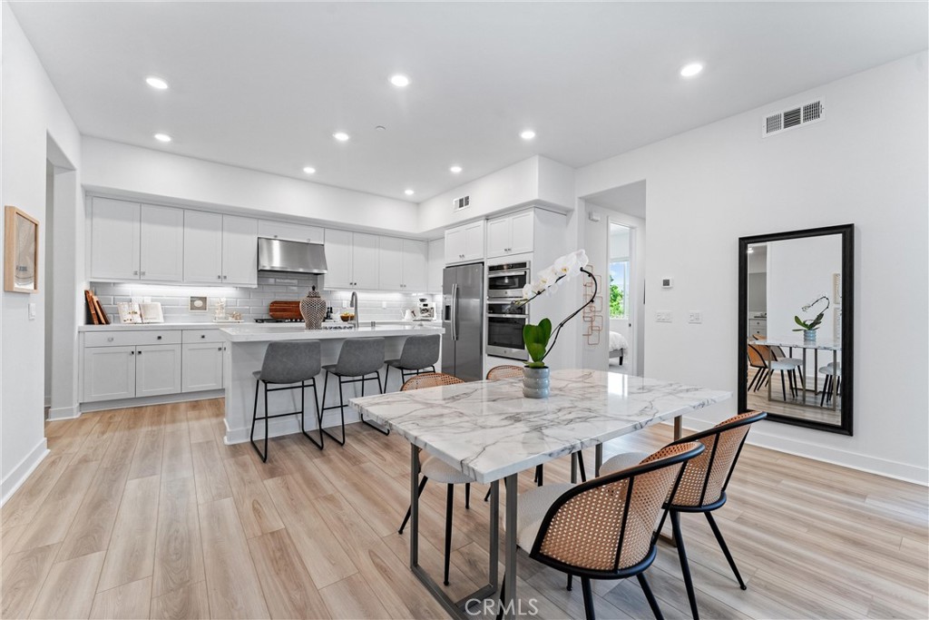 Irvine, California, 92618, United States, 2 Bedrooms Bedrooms, ,2 BathroomsBathrooms,Residential,For Sale,1988212