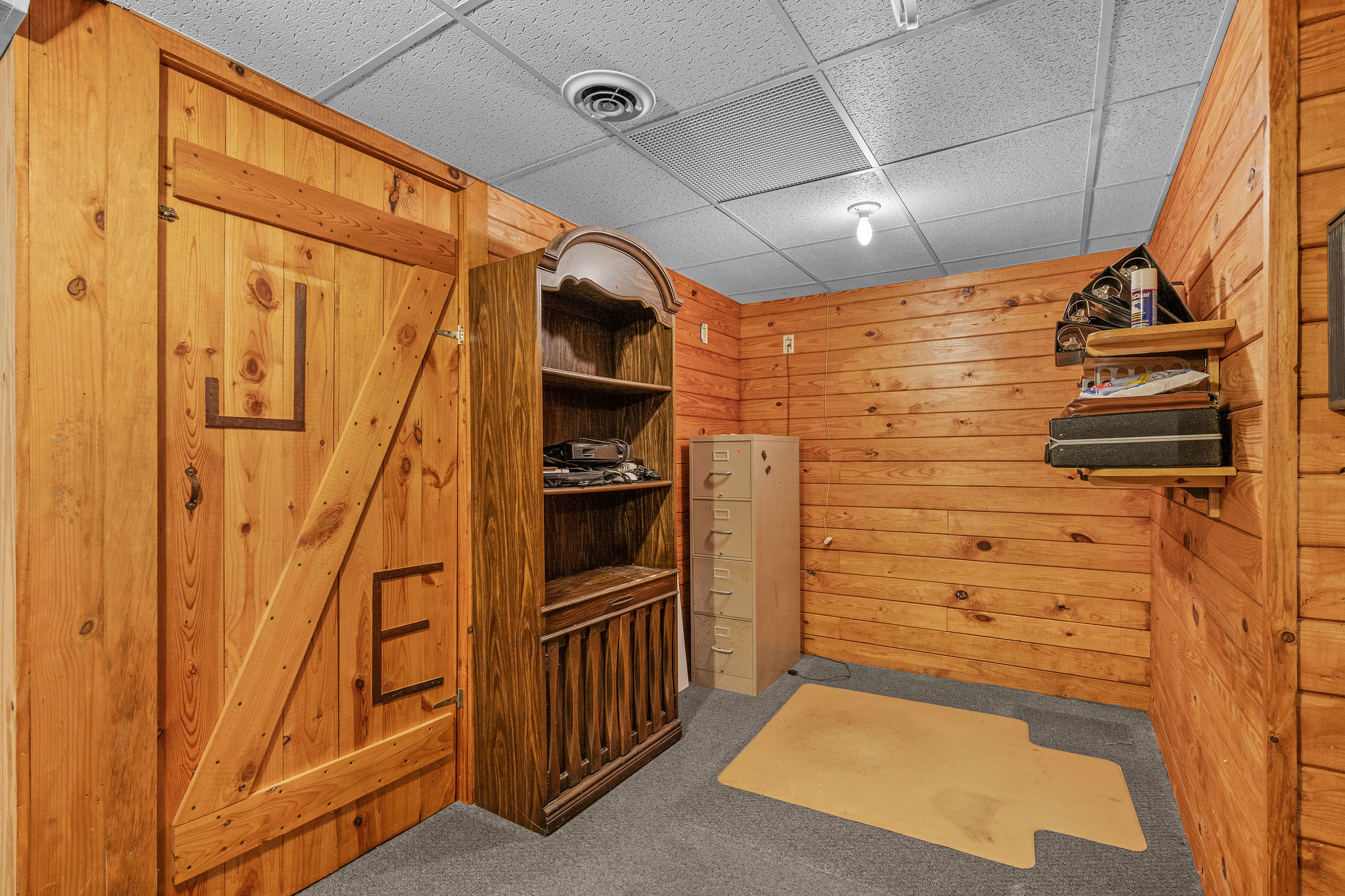 Dandridge, Tennessee, 37725, United States, 2 Bedrooms Bedrooms, ,2 BathroomsBathrooms,Residential,For Sale,1928860