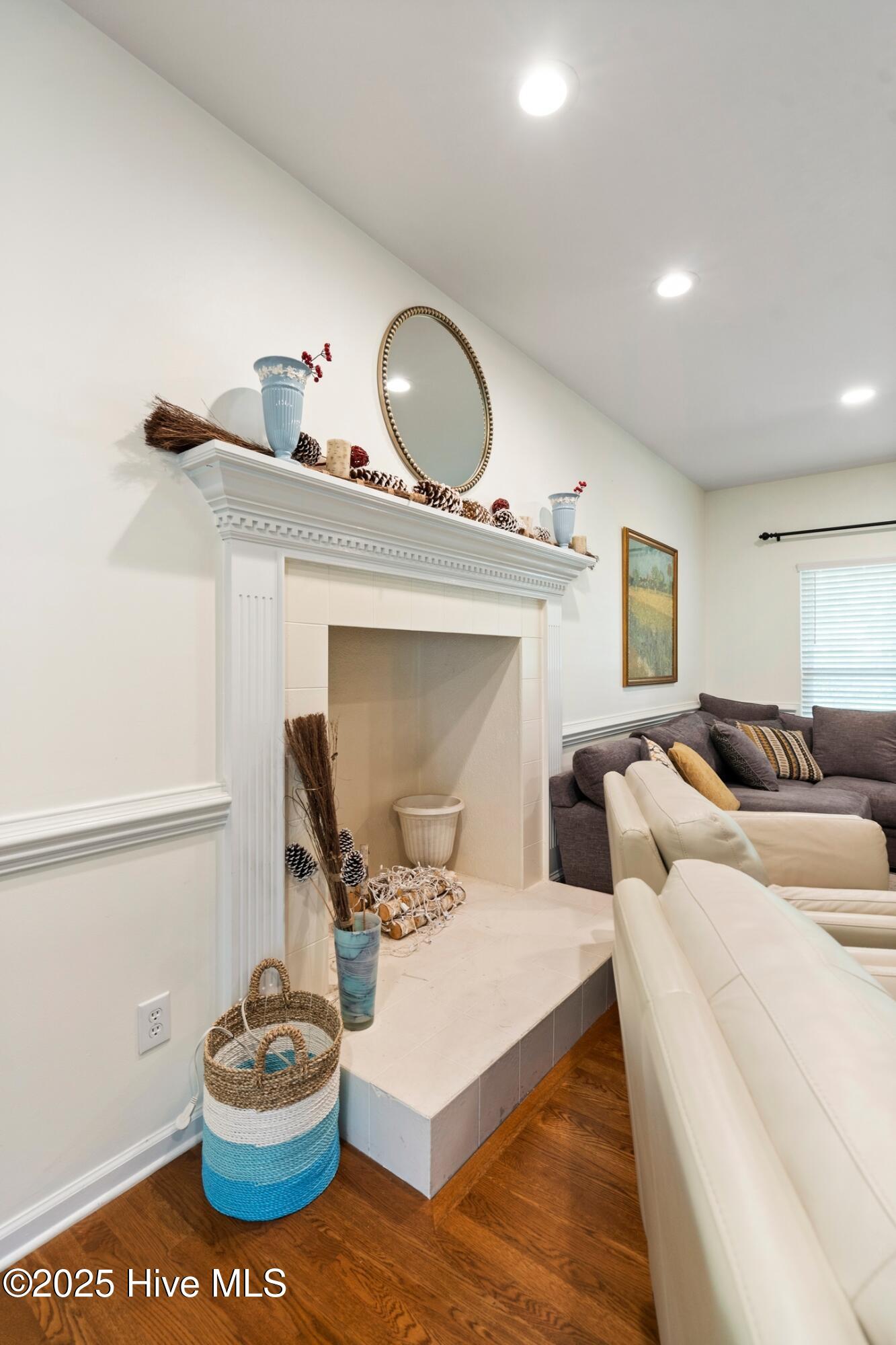 Wilmington, North Carolina, 28411, United States, 4 Bedrooms Bedrooms, ,3 BathroomsBathrooms,Residential,For Sale,1924984