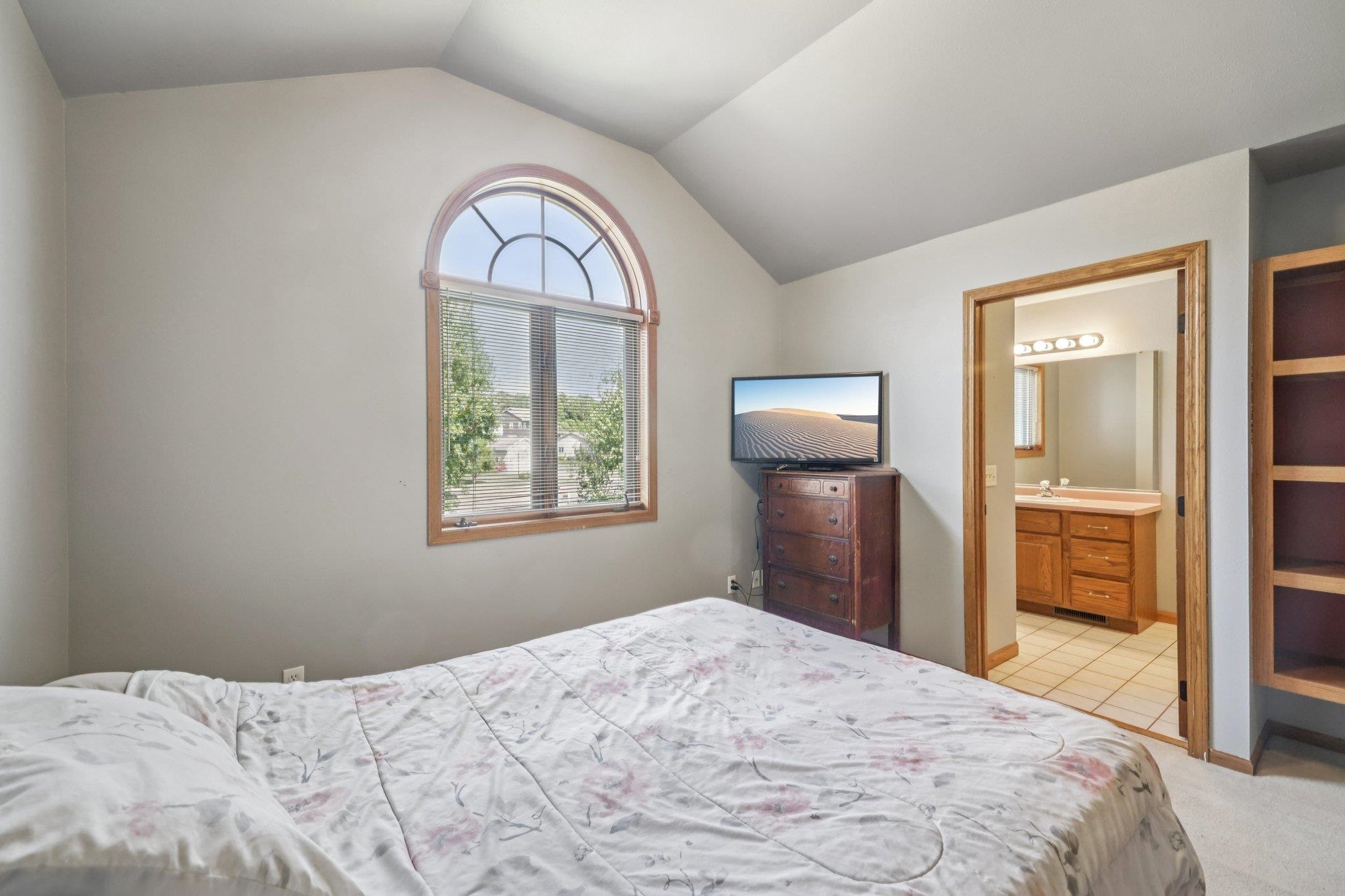 Portage, Wisconsin, 53901, United States, 4 Bedrooms Bedrooms, ,5 BathroomsBathrooms,Residential,For Sale,1976177