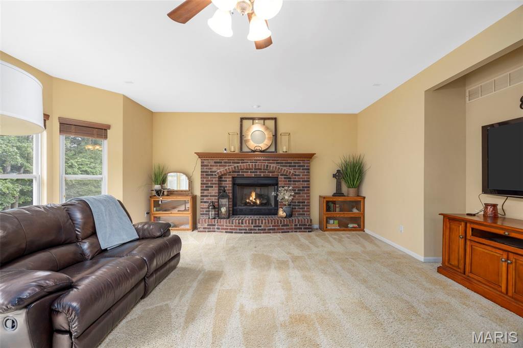 Wentzville, Missouri, 63385, United States, 4 Bedrooms Bedrooms, ,3 BathroomsBathrooms,Residential,For Sale,1991538