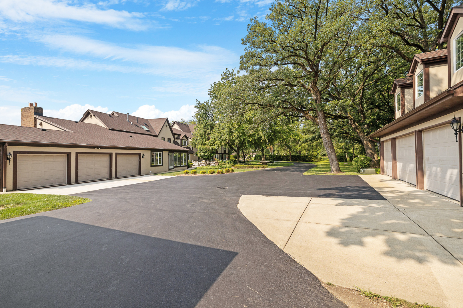 Homer Glen, Illinois, 60491, United States, 4 Bedrooms Bedrooms, ,5 BathroomsBathrooms,Residential,For Sale,1940252