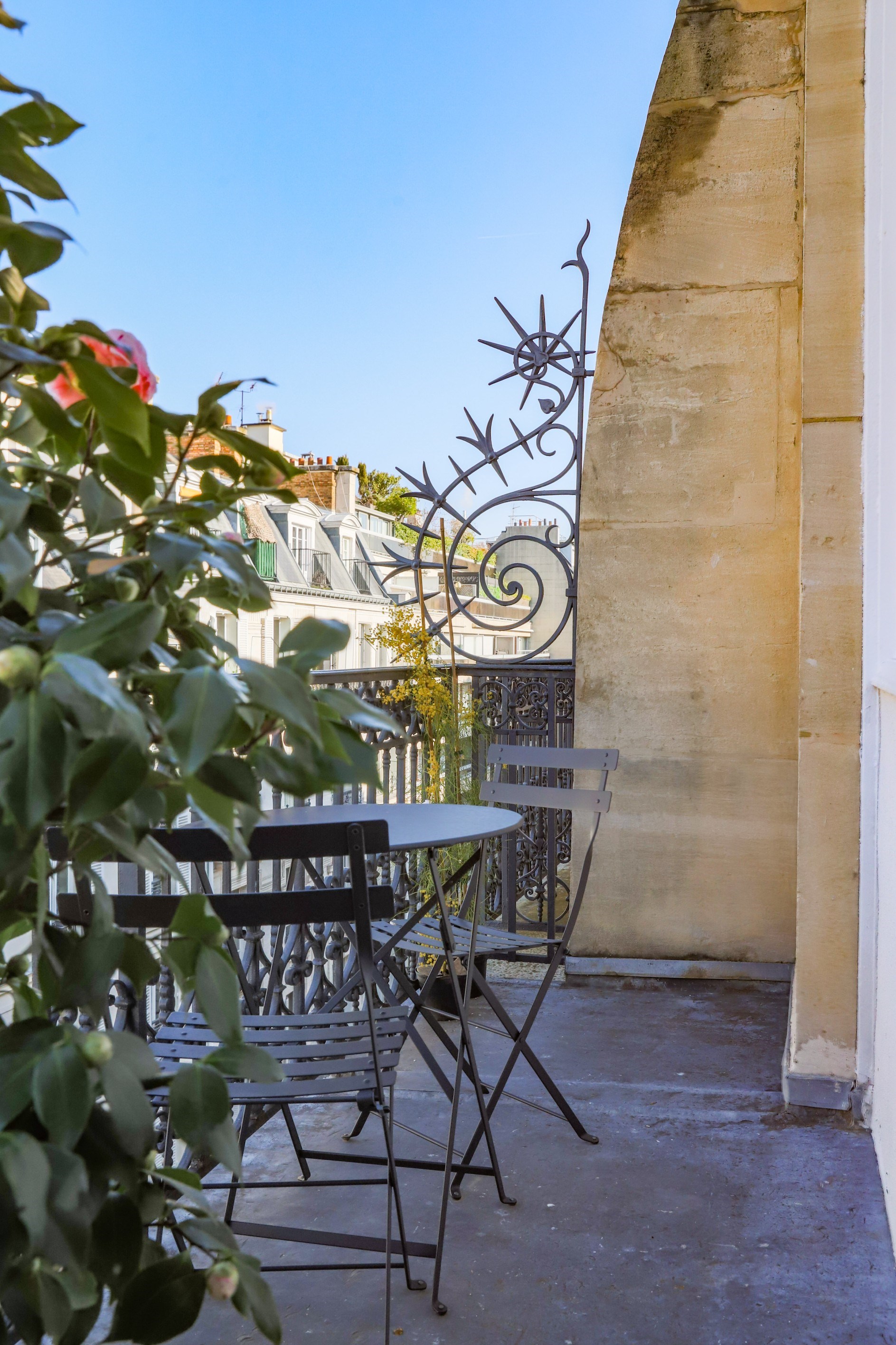  Paris XVII - Artist studio on the top floor with a large balcony just steps fro… - 物件實景