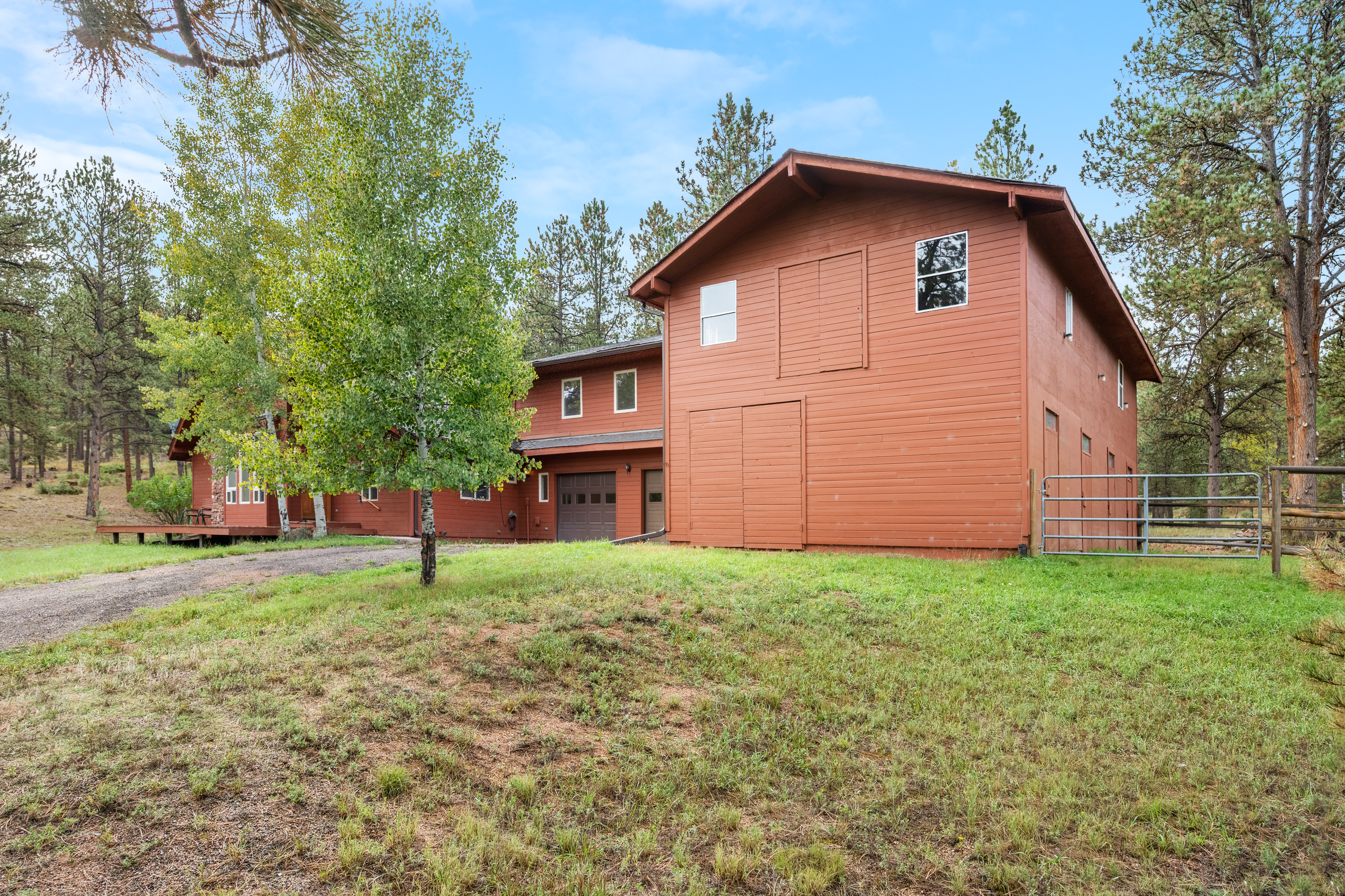  10-Acre Colorado Home & Barn Retreat – Trail Access & Mountain Views - 物件實景