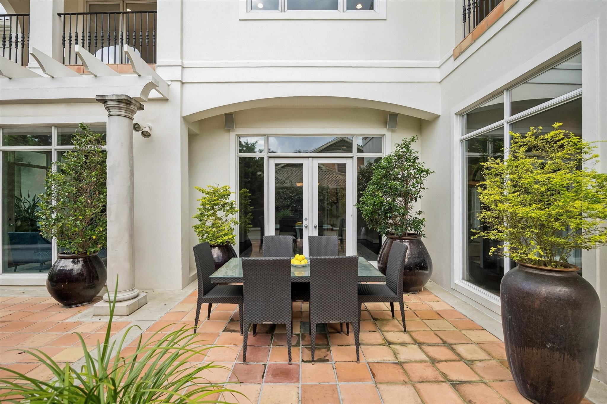  2102 Mcclendon Street - 物件實景