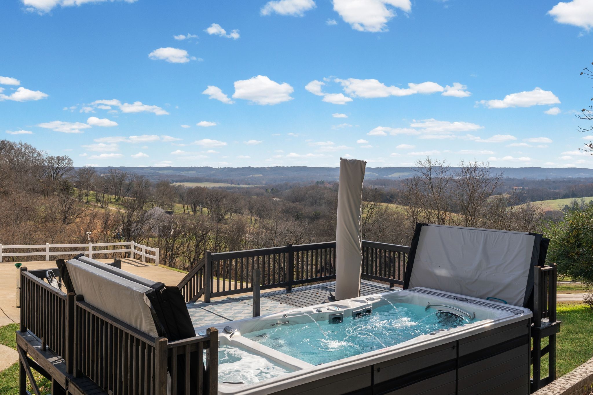 Lewisburg, Tennessee, 37091, United States, 4 Bedrooms Bedrooms, ,3 BathroomsBathrooms,Residential,For Sale,1999662