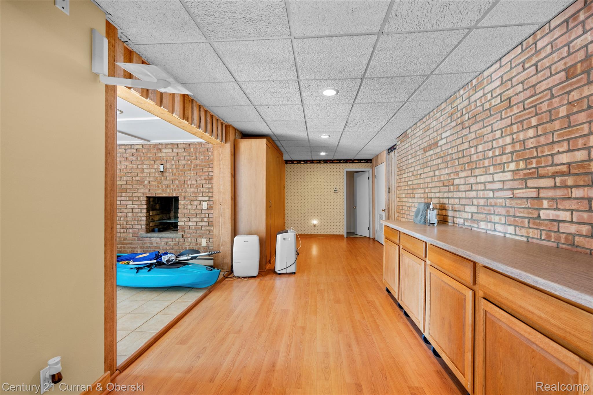 Walled Lake, Michigan, 48390, United States, 3 Bedrooms Bedrooms, ,3 BathroomsBathrooms,Residential,For Sale,1981243