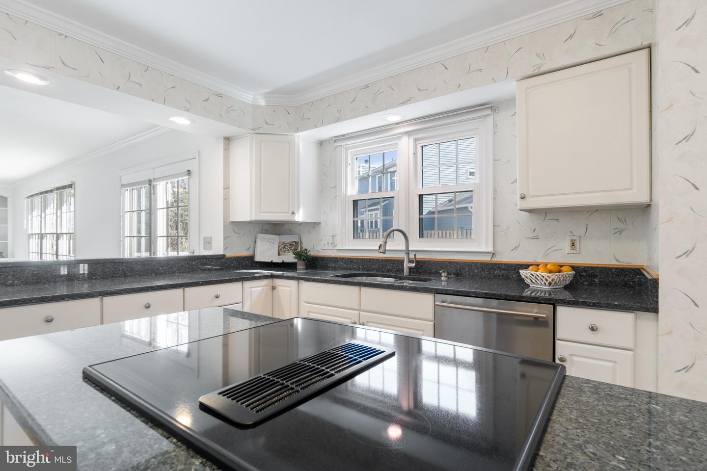 Annapolis, Maryland, 21403, United States, 4 Bedrooms Bedrooms, ,3 BathroomsBathrooms,Residential,For Sale,1925191