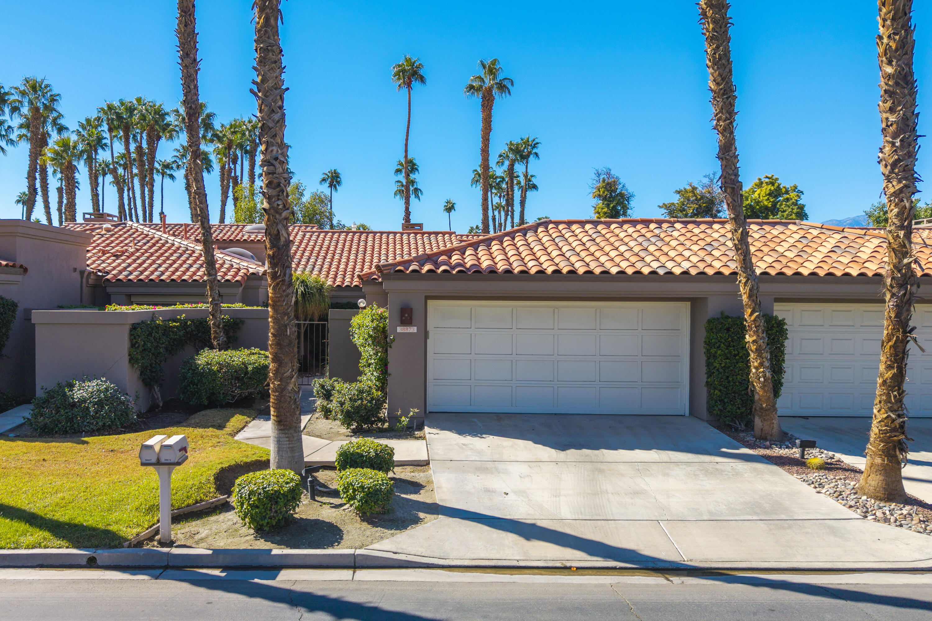 Palm Desert, California, 92211, United States, 3 Bedrooms Bedrooms, ,2 BathroomsBathrooms,Residential,For Sale,1986509