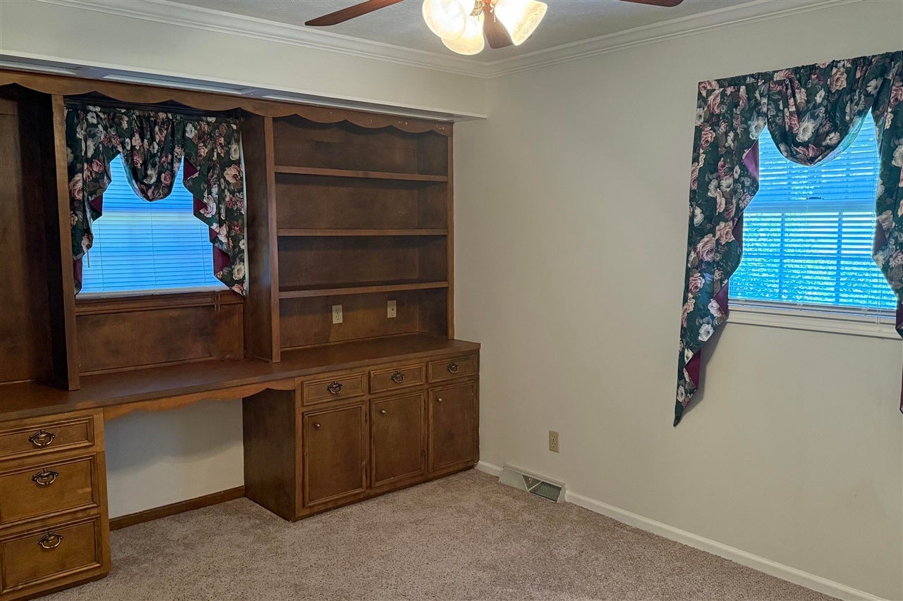 Scottsville, Kentucky, 42164, United States, 4 Bedrooms Bedrooms, ,3 BathroomsBathrooms,Residential,For Sale,1995978