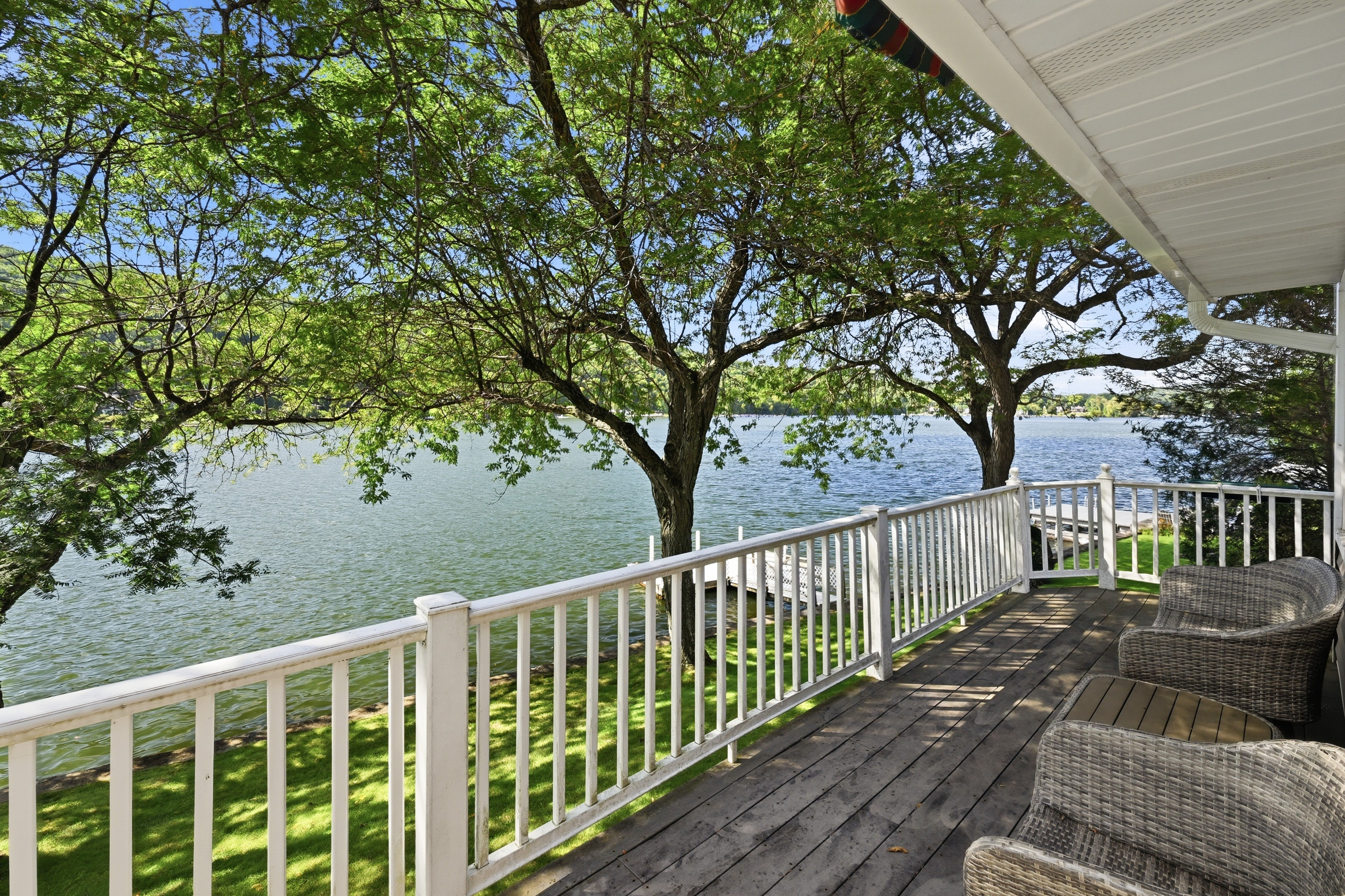  Dual-Home Private Estate with Sweeping Sunset Views on Candlewood Isle - 物件實景