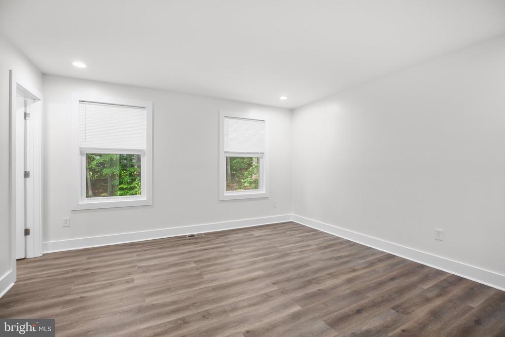 Fredericksburg, Virginia, 22408, United States, 4 Bedrooms Bedrooms, ,4 BathroomsBathrooms,Residential,For Sale,1737760