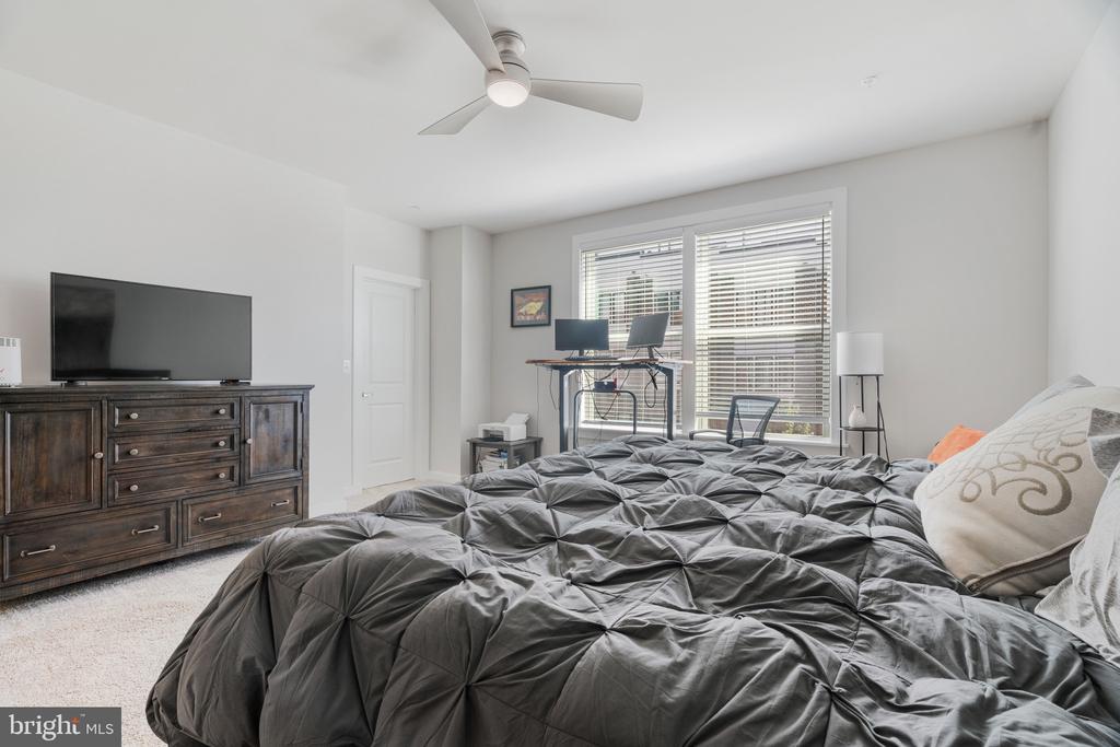 Rockville, Maryland, 20855, United States, 3 Bedrooms Bedrooms, ,3 BathroomsBathrooms,Residential,For Sale,1929038