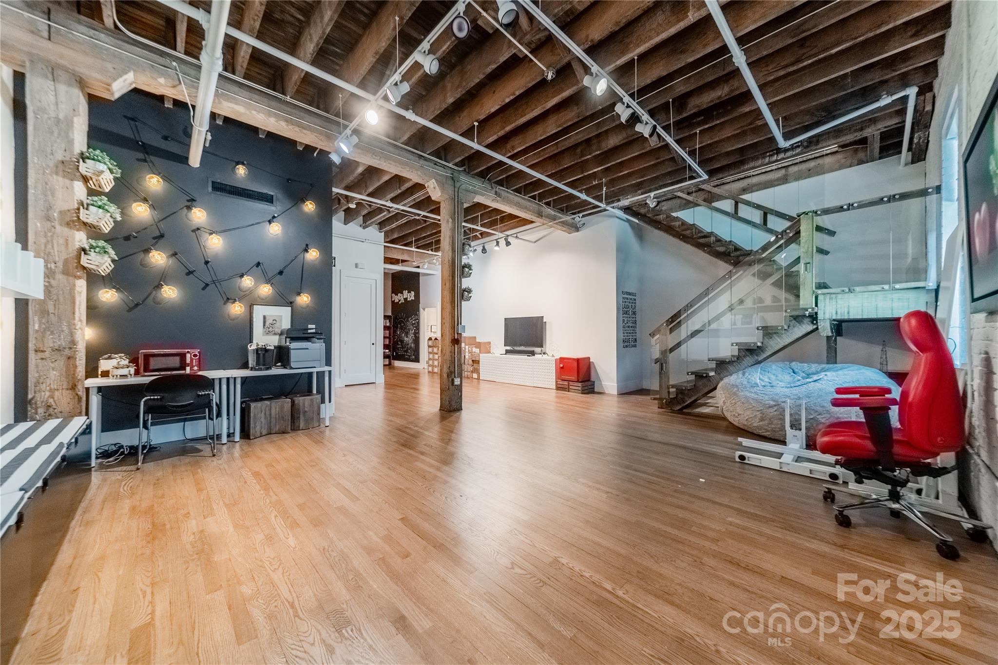 Charlotte, North Carolina, 28203, United States, 2 Bedrooms Bedrooms, ,1 BathroomBathrooms,Residential,For Sale,2000933