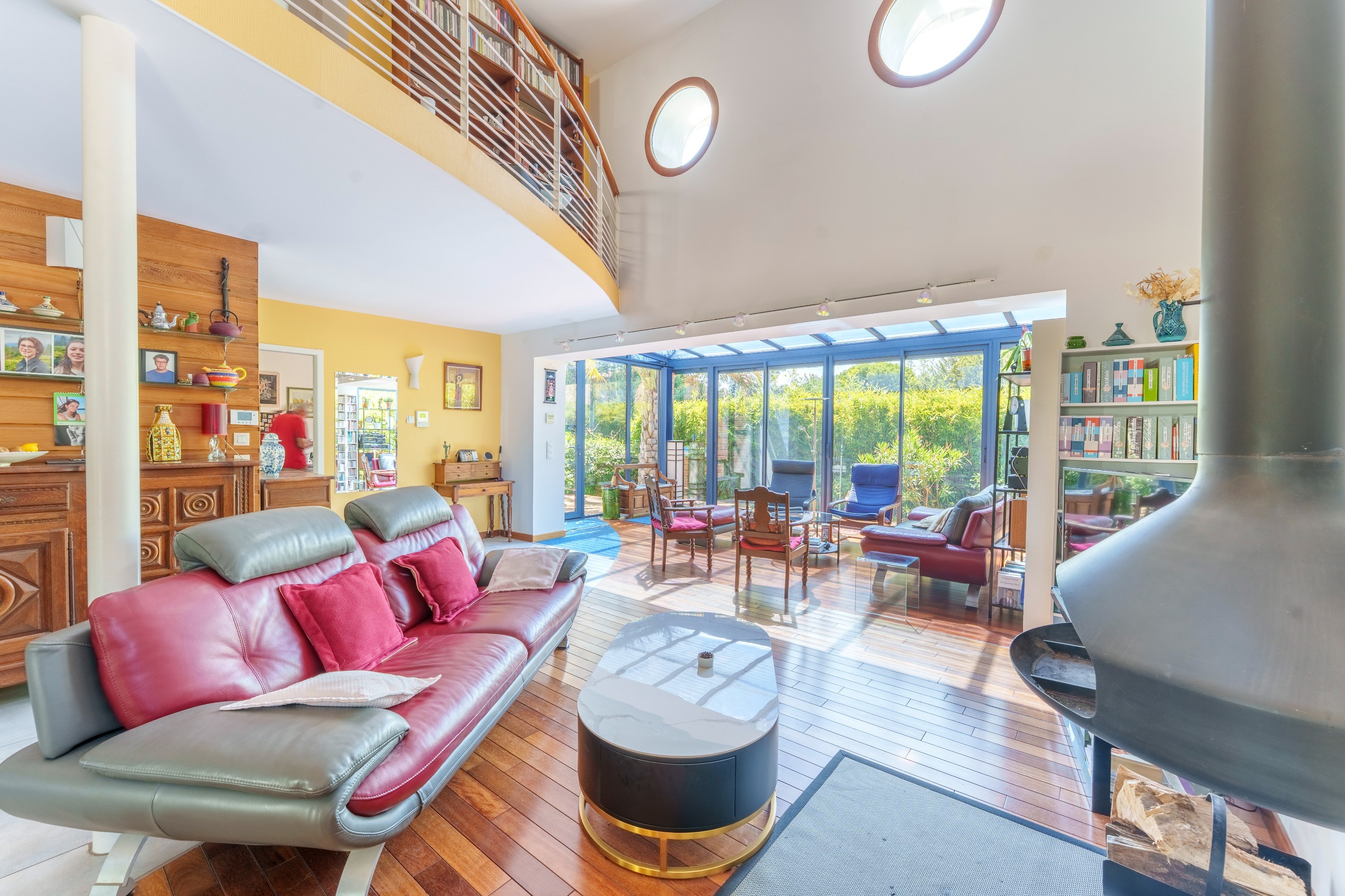  Architect-designed villa with a “seaside” feel, featuring a pool and a separate… - 物件實景