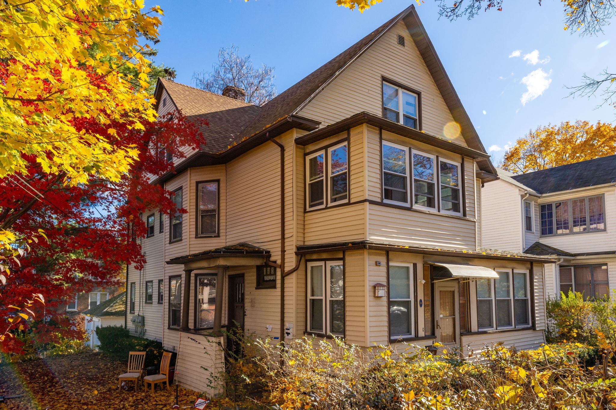 Hartford, Connecticut, 06105, United States, 8 Bedrooms Bedrooms, ,3 BathroomsBathrooms,Residential,For Sale,1994837