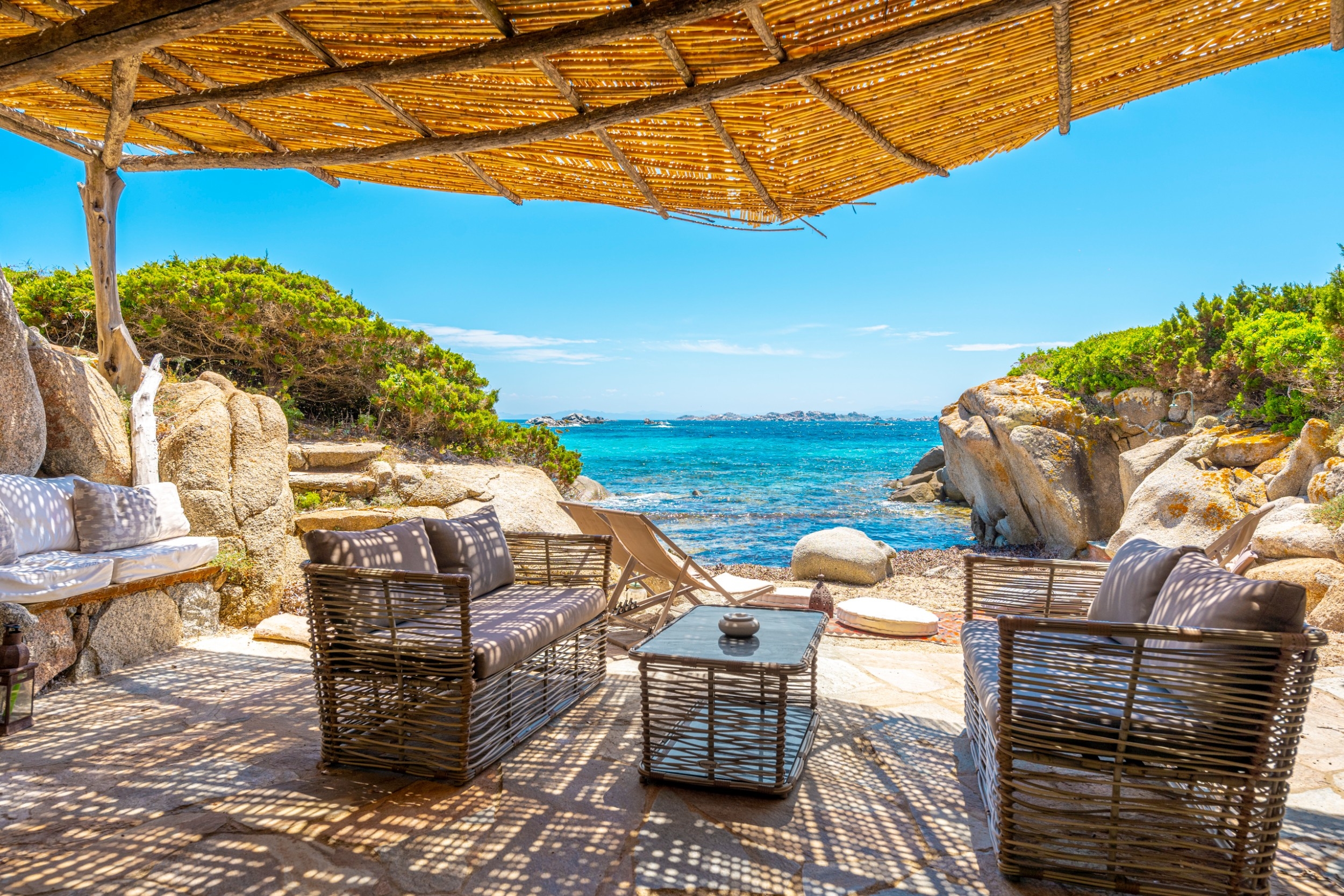  For sale : Waterfront property for sale - Private cove - Designed by Savin Coue… - 物件實景